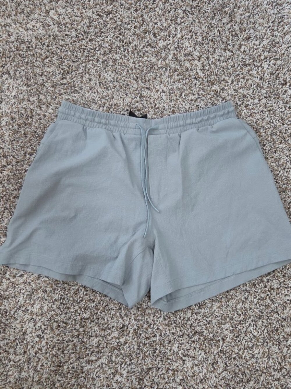 Lululemon Men Drawstring Shorts L Gray Sage Green Zip Pocket Pool Short 5"